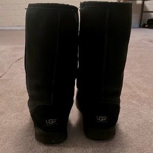 Black Uggs